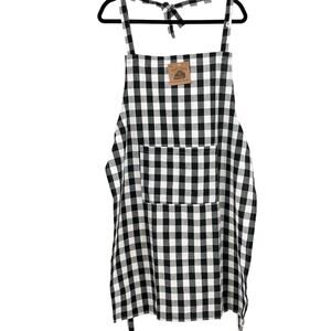 NEW Black and White Buffalo Check Plaid Apron Cooking Baking